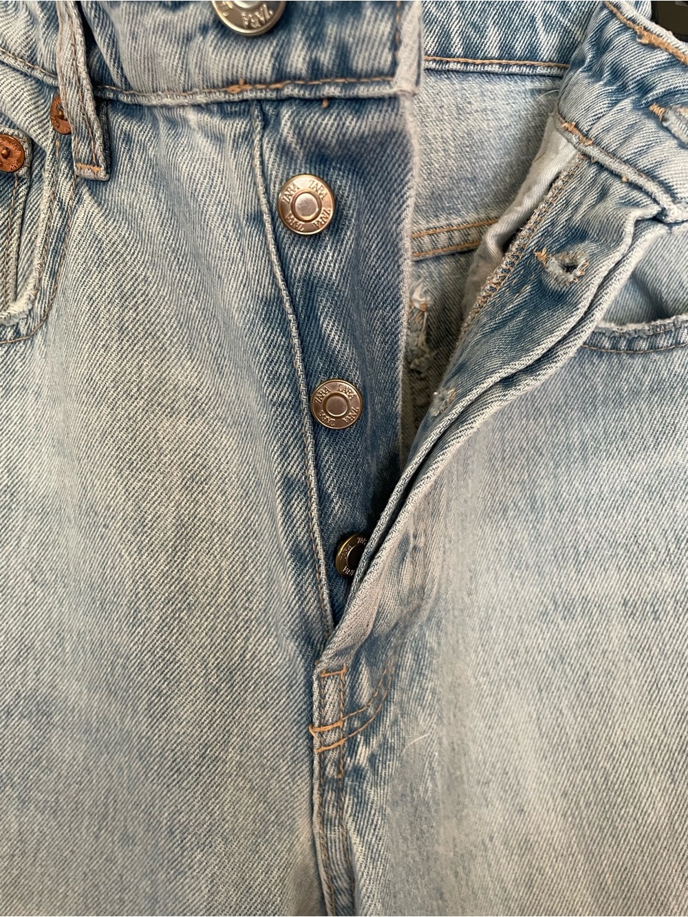 Zara Light Blue Boyfriend Jeans with Knee Rip